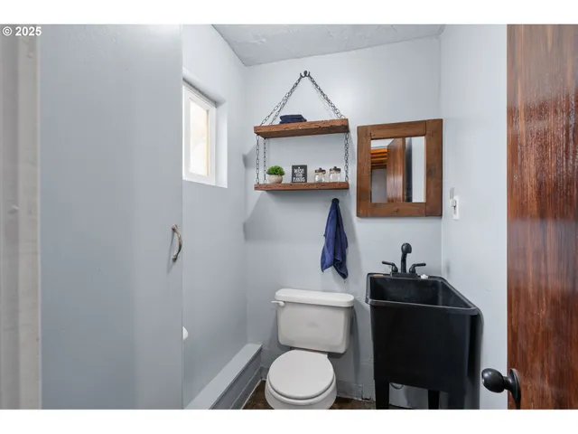 $355,000 | 3226 Southwest Isaac Avenue, Pendleton, OR 97801