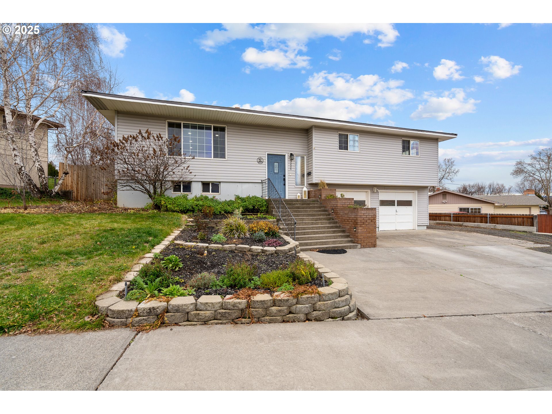 3226 Southwest Isaac Avenue Pendleton, OR 97801 - Photo 3 of 38