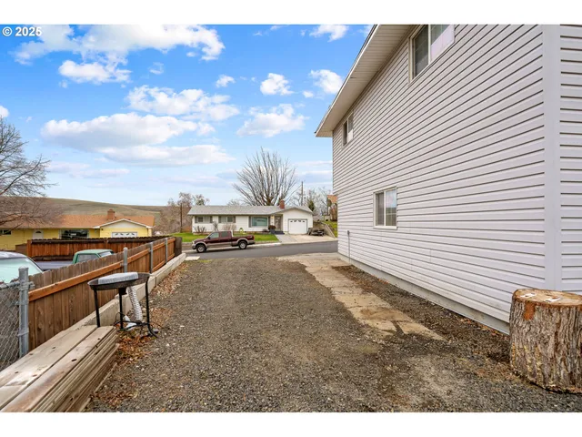 $355,000 | 3226 Southwest Isaac Avenue, Pendleton, OR 97801