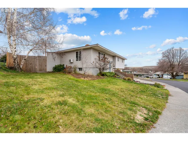 $355,000 | 3226 Southwest Isaac Avenue, Pendleton, OR 97801