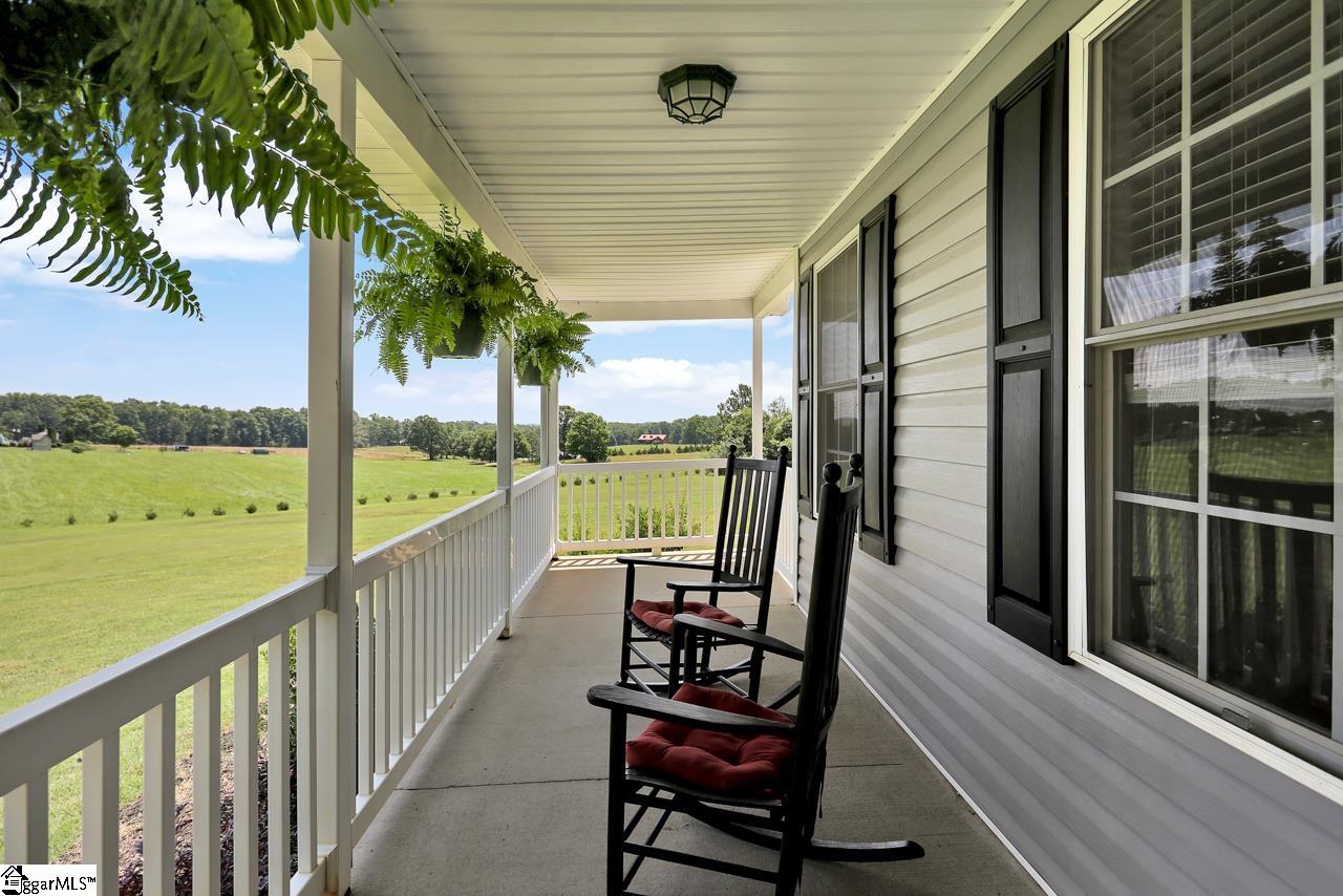 40 North Henderson Road Travelers Rest, SC 29690 - Photo 6 of 36