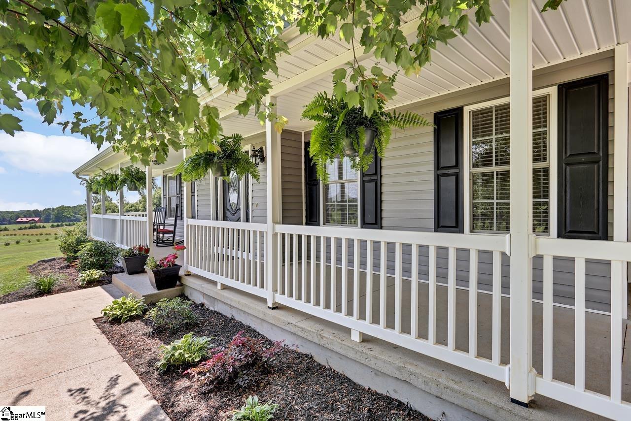 40 North Henderson Road Travelers Rest, SC 29690 - Photo 8 of 36
