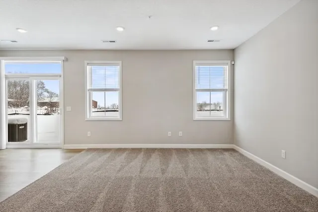 $2,895 | 9290 4th Street North, Lake Elmo, MN 55042