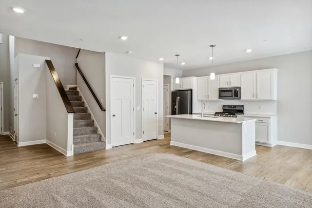 $2,895 | 9290 4th Street North, Lake Elmo, MN 55042