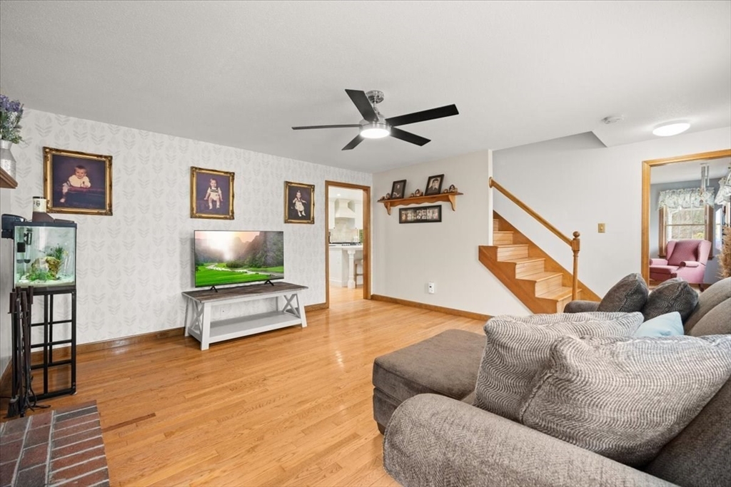34 Windsor Way Mashpee, MA 02649 - Photo 22 of 40