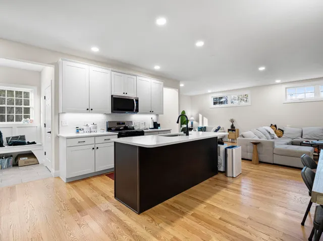 $650,000 | 44 Sheffield Way, Unit 6B, Londonderry, NH 03053