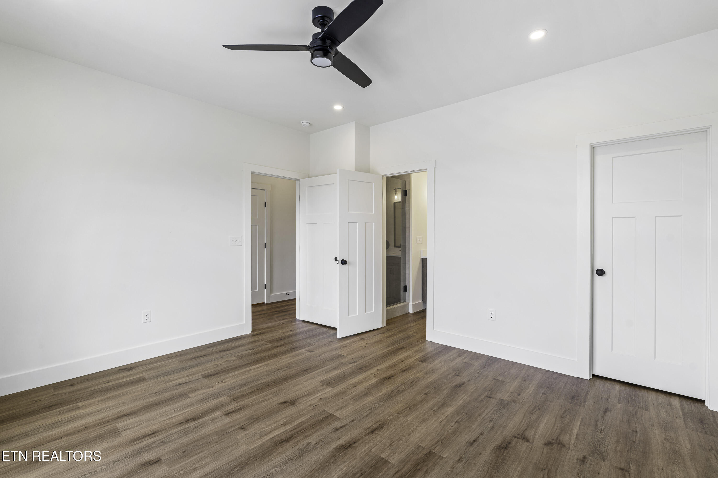1345 Grace Ridge Drive Sevierville, TN 37862 - Photo 7 of 53 Primary Suite