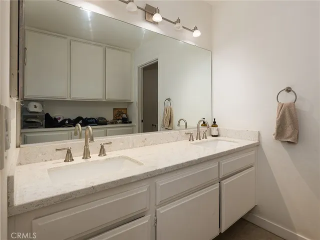$4,195 | 227 East Oak Avenue, Unit 102, El Segundo, CA 90245
