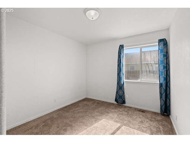 411 Bobwhite Avenue Umatilla, OR 97882 - Photo 18 of 45