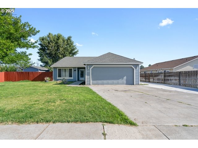 411 Bobwhite Avenue Umatilla, OR 97882 - Photo 3 of 45