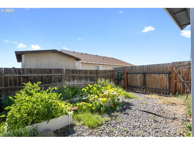 411 Bobwhite Avenue Umatilla, OR 97882 - Photo 33 of 45