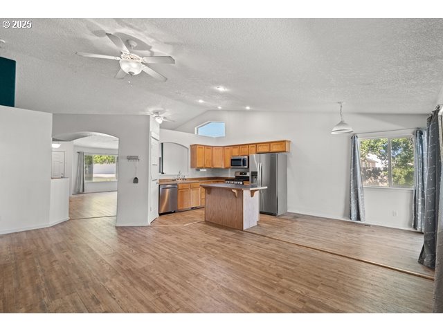 411 Bobwhite Avenue Umatilla, OR 97882 - Photo 10 of 45