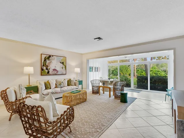 $7,000 | 300 Harbour Drive, Unit 308E, Vero Beach, FL 32963