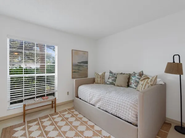 $8,000 | 300 Harbour Drive, Unit 308E, Vero Beach, FL 32963