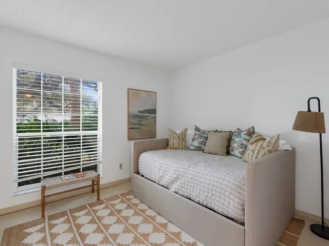 $7,000 | 300 Harbour Drive, Unit 308E, Vero Beach, FL 32963