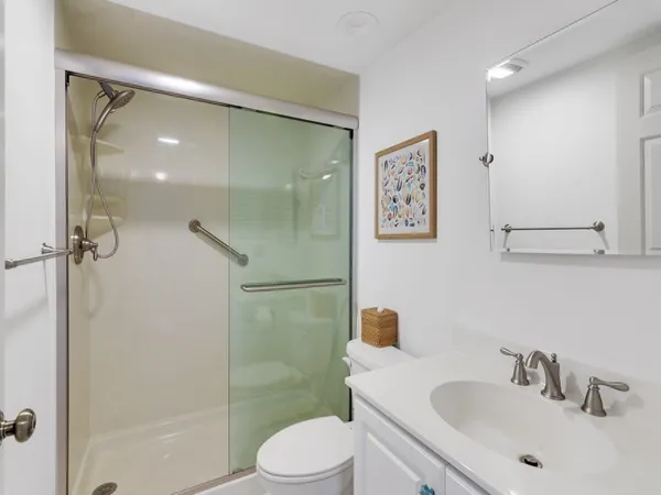 $8,000 | 300 Harbour Drive, Unit 308E, Vero Beach, FL 32963