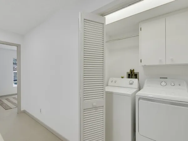 $8,000 | 300 Harbour Drive, Unit 308E, Vero Beach, FL 32963