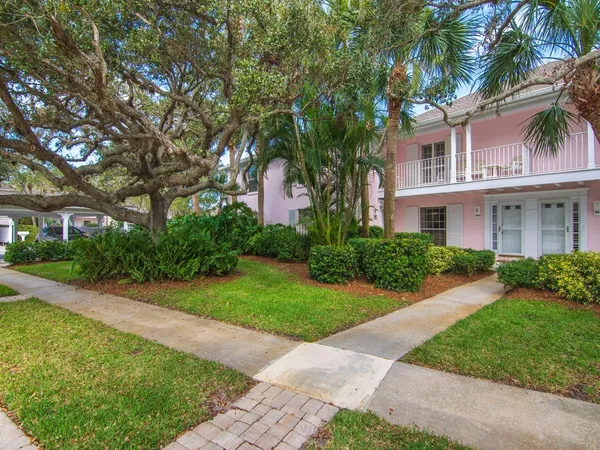 $8,000 | 300 Harbour Drive, Unit 308E, Vero Beach, FL 32963