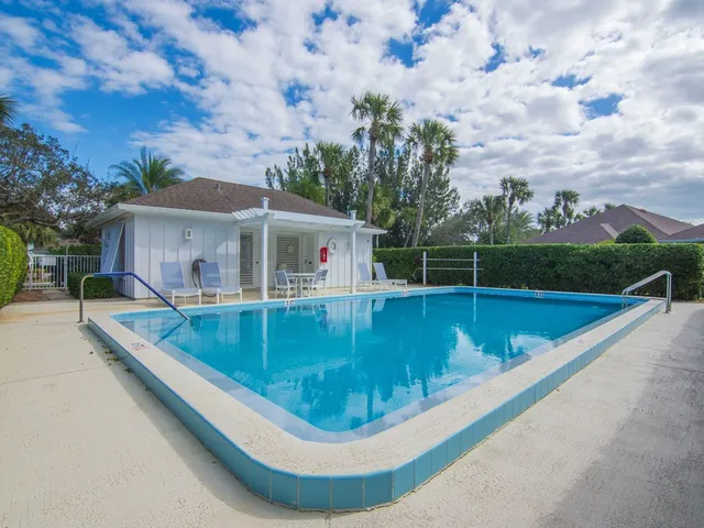 $7,000 | 300 Harbour Drive, Unit 308E, Vero Beach, FL 32963