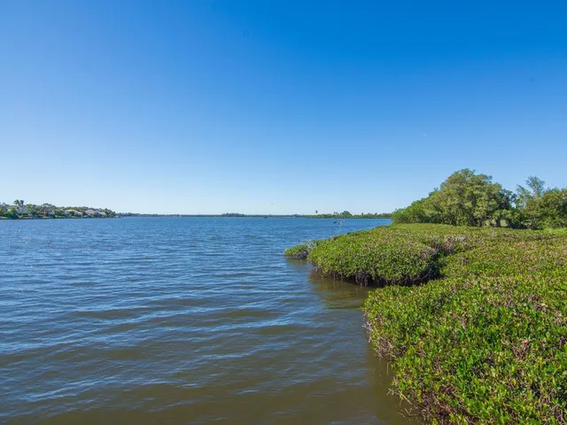 $7,000 | 300 Harbour Drive, Unit 308E, Vero Beach, FL 32963