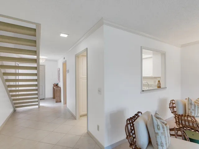 $7,000 | 300 Harbour Drive, Unit 308E, Vero Beach, FL 32963