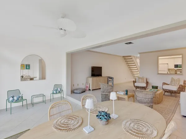 $8,000 | 300 Harbour Drive, Unit 308E, Vero Beach, FL 32963