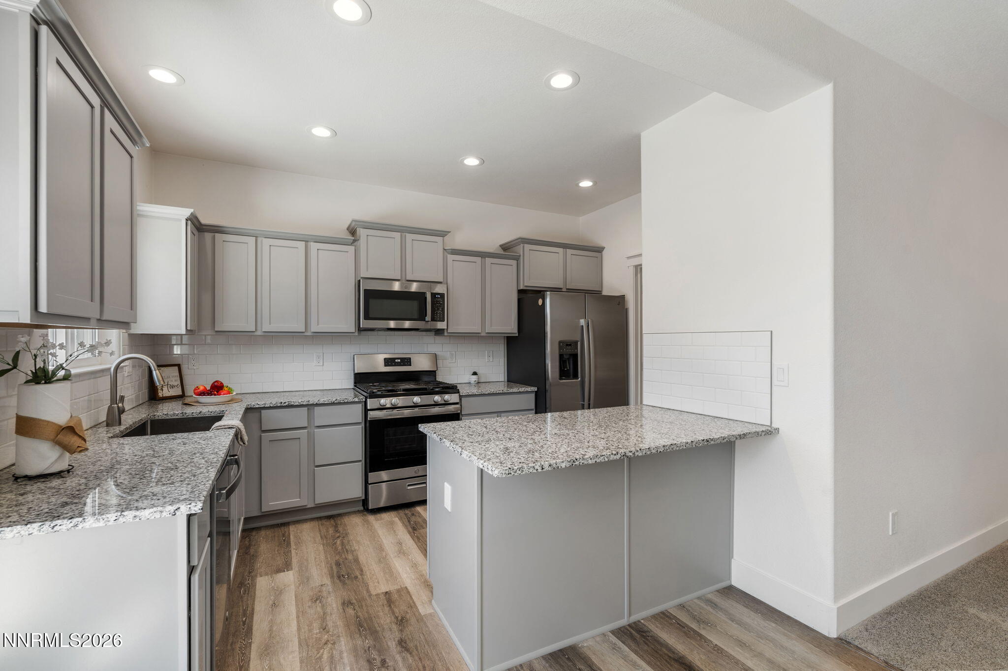 18559 Brady Ridge Court Reno, NV 89508 - Photo 3 of 12 17-web-or-mls-DSC01032