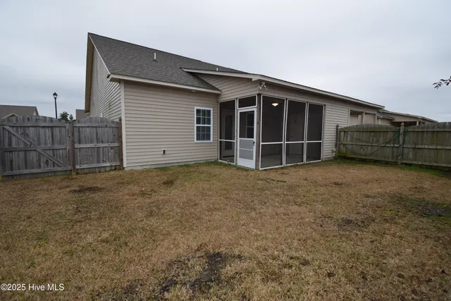 $1,800 | 3503 Gaston Way, Unit B, Greenville, NC 27834