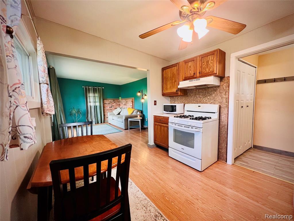 2657 Emmons Avenue Rochester Hills, MI 48307 - Photo 7 of 25