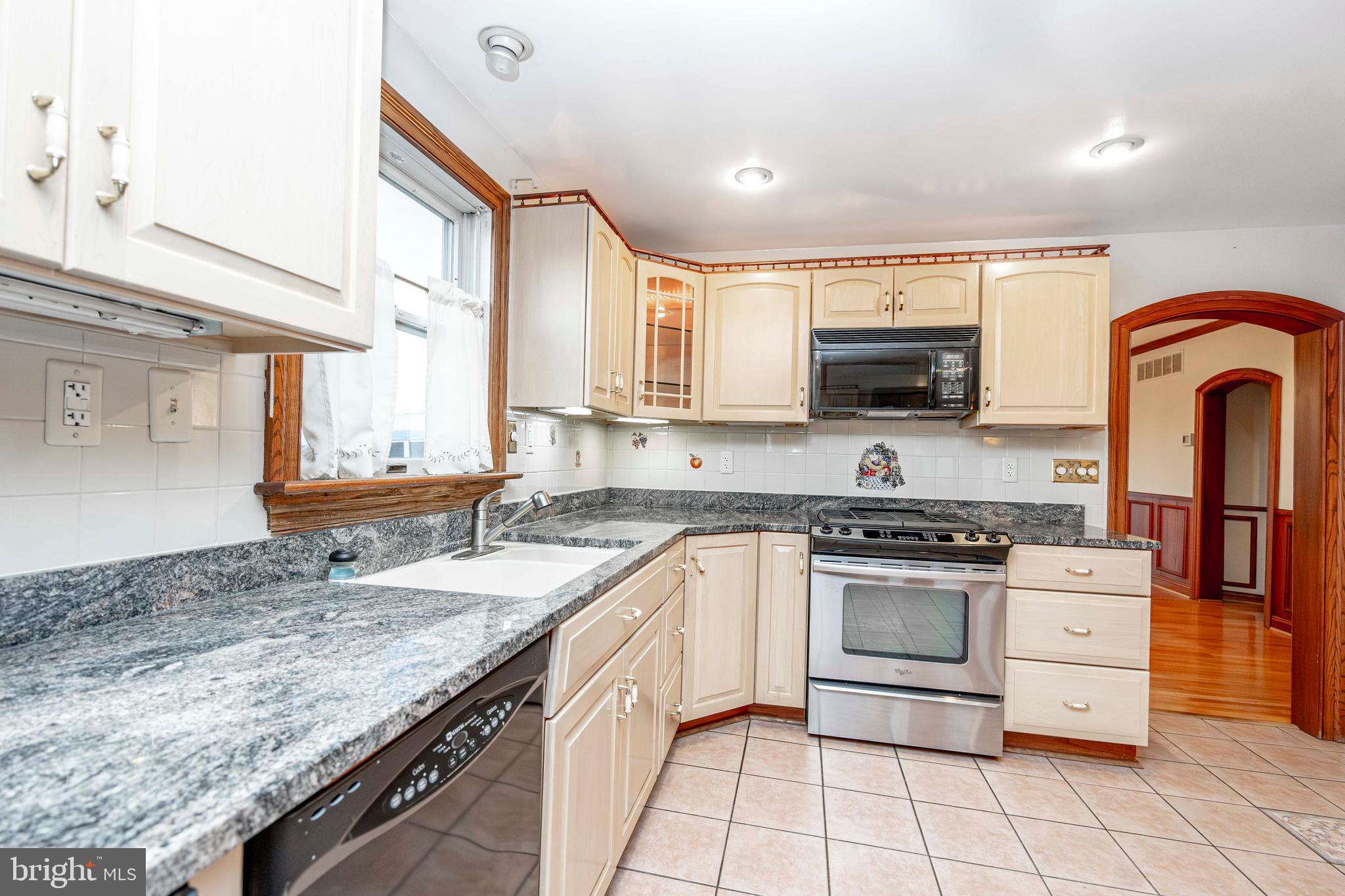 213 Nanticoke Road Essex, MD 21221 - Photo 3 of 47 Gallery Image 3