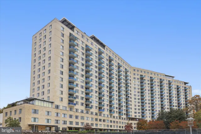 $225,000 | 10401 Grosvenor Place, Unit 1515, Rockville, MD 20852