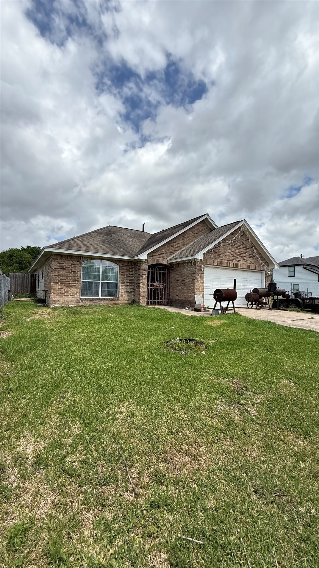 5417 Ricky Street Houston, TX 77033 - Photo 3 of 6