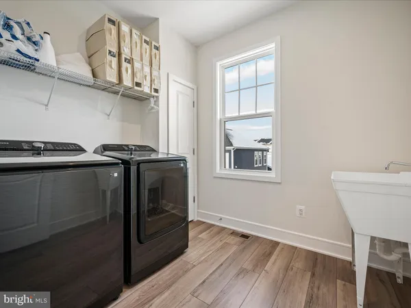 $679,990 | 6052 Cobblestone Court, Marshall, VA 20115