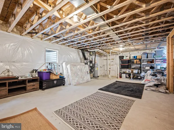 $679,990 | 6052 Cobblestone Court, Marshall, VA 20115