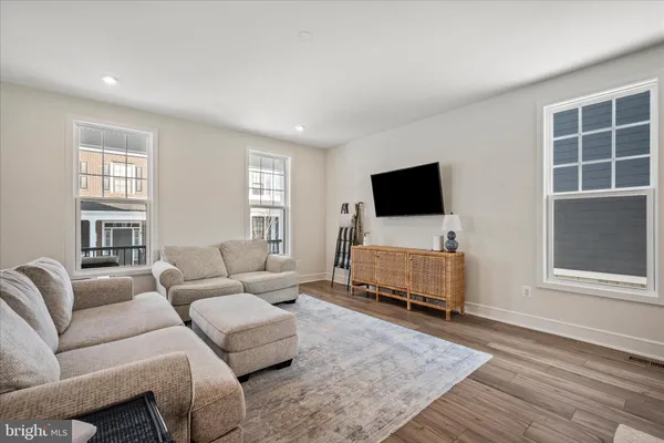 $679,990 | 6052 Cobblestone Court, Marshall, VA 20115