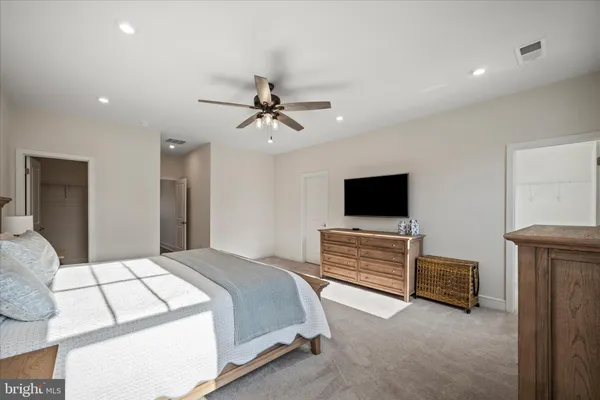 $679,990 | 6052 Cobblestone Court, Marshall, VA 20115