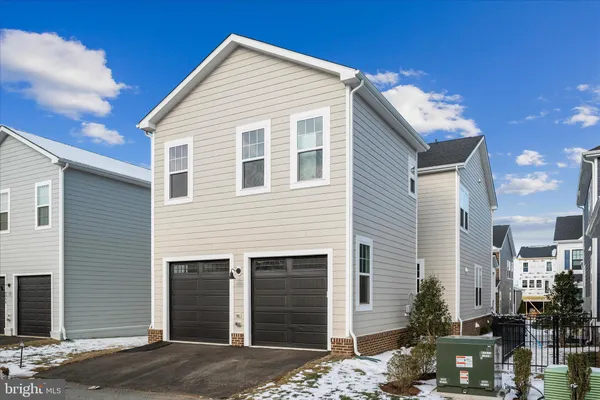 $679,990 | 6052 Cobblestone Court, Marshall, VA 20115