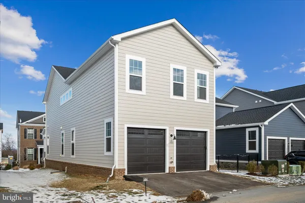 $679,990 | 6052 Cobblestone Court, Marshall, VA 20115