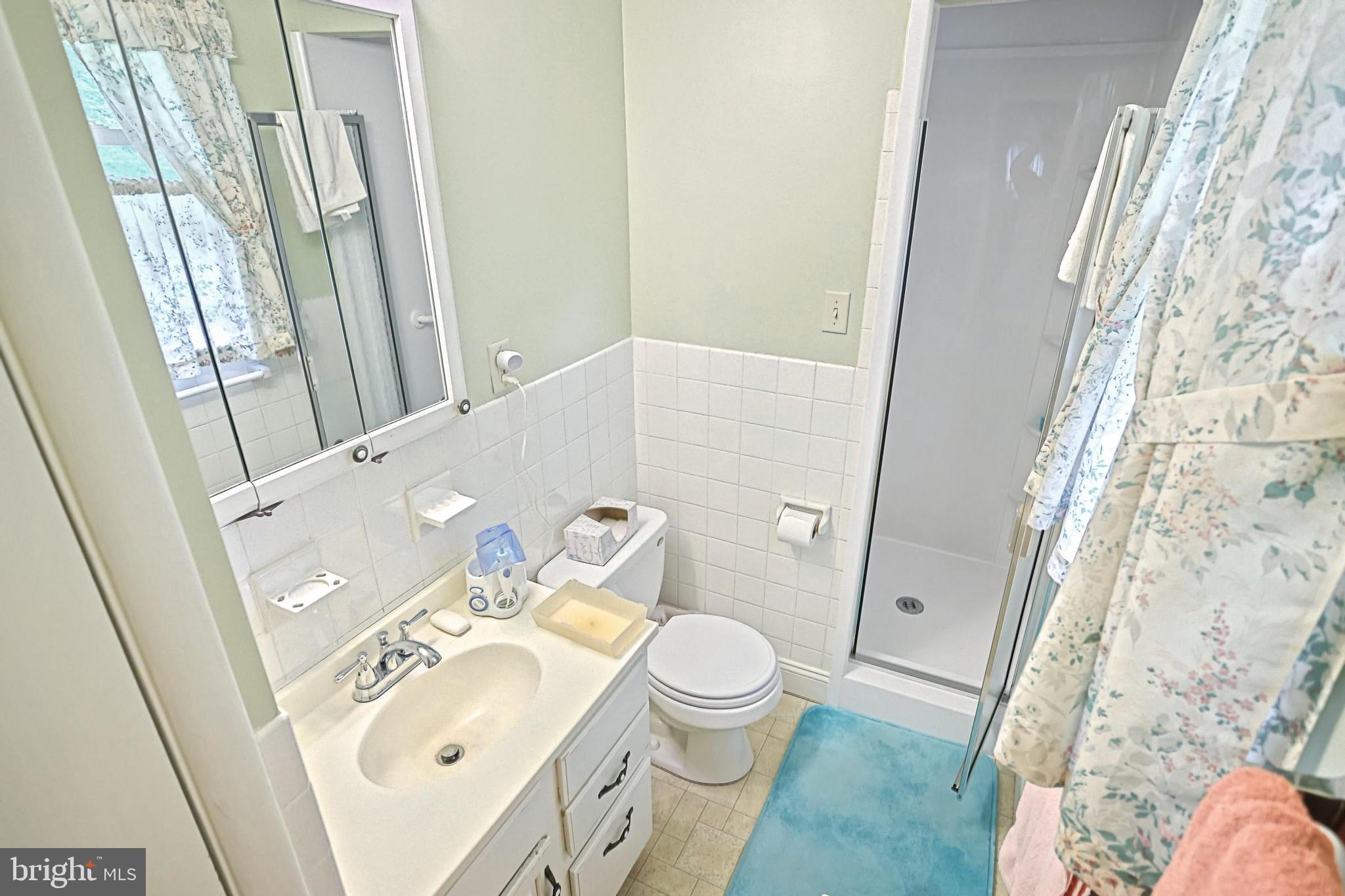 2661 Raleigh Drive York, PA 17402 - Photo 18 of 25 Primary Bath