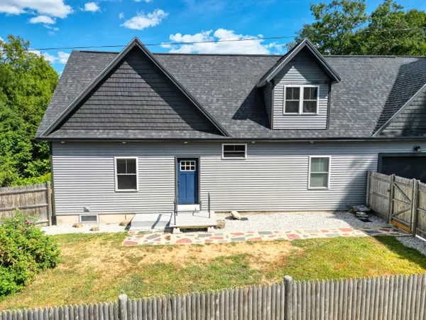 $439,000 | 42 East Oxford Road, Paris, ME 04281