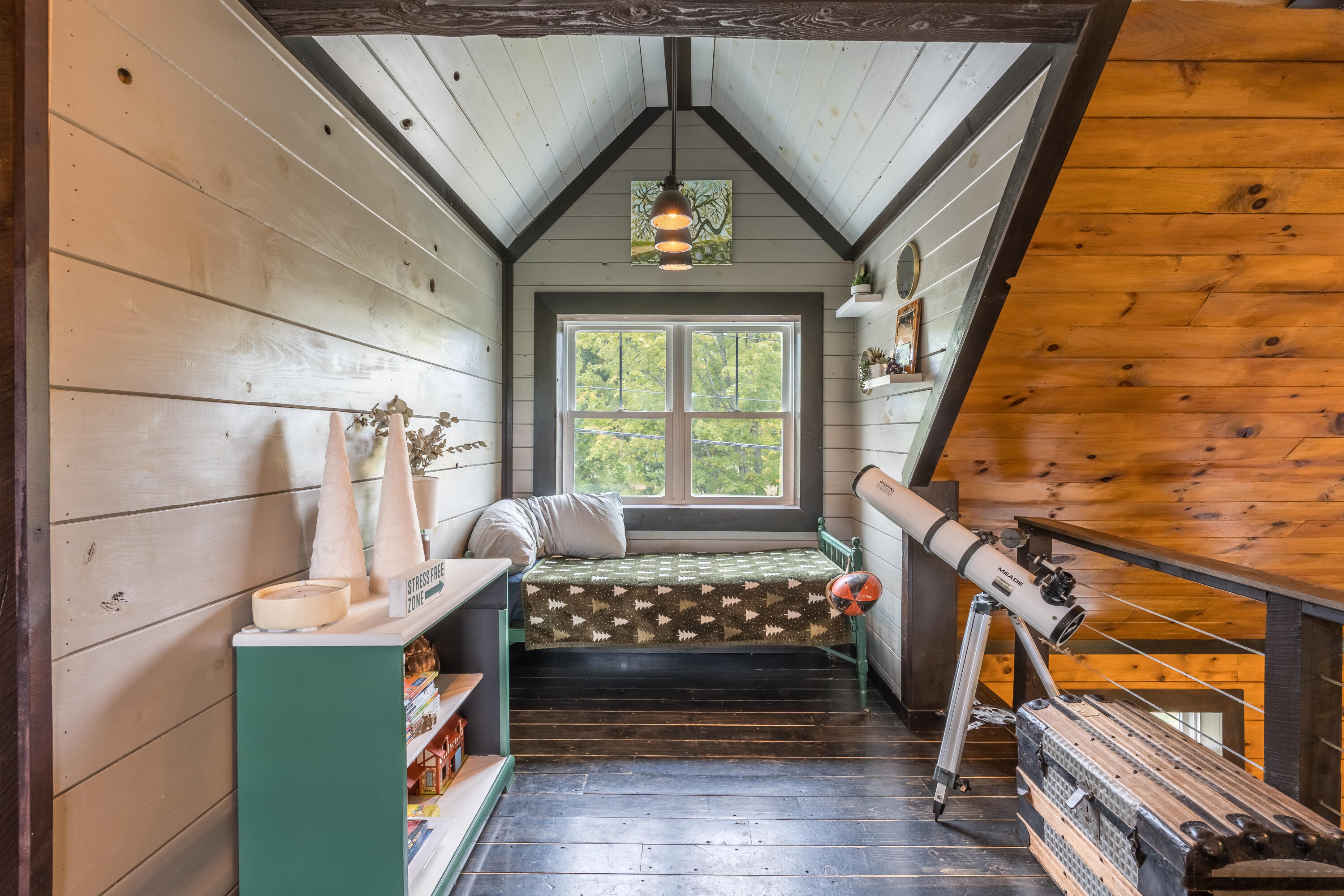 42 East Oxford Road Paris, ME 04281 - Photo 29 of 69 Upstairs Siting AreaNook