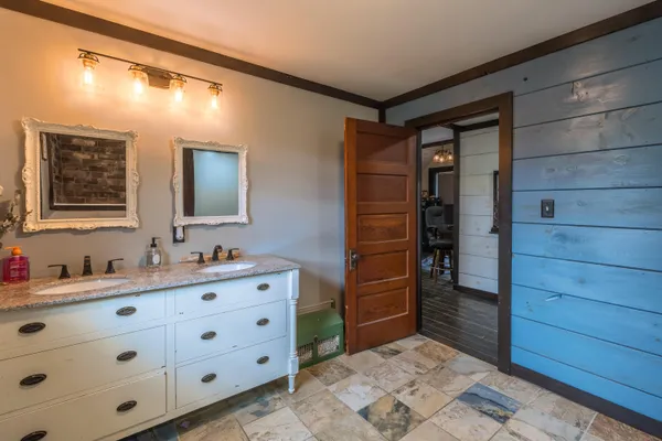 $439,000 | 42 East Oxford Road, Paris, ME 04281