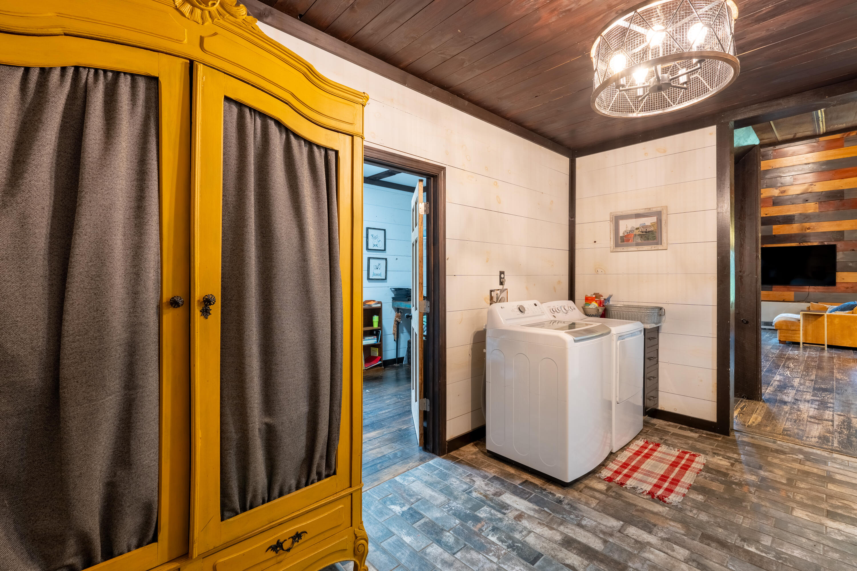 42 East Oxford Road Paris, ME 04281 - Photo 55 of 69 Mudroom Landry