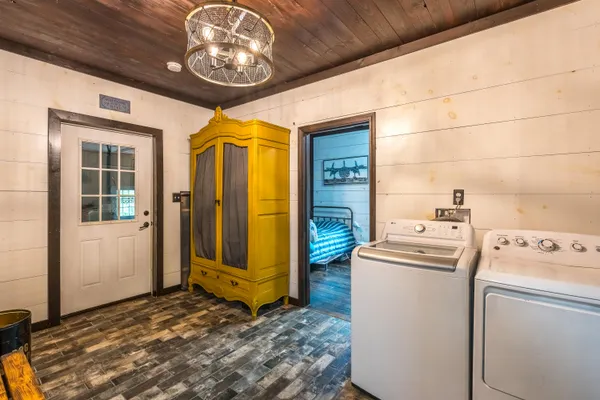 $439,000 | 42 East Oxford Road, Paris, ME 04281