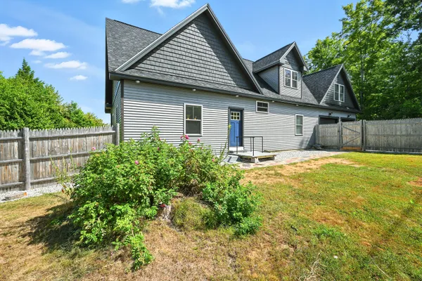 $439,000 | 42 East Oxford Road, Paris, ME 04281