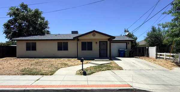 $299,000 | 613 Follett Street, Lemoore, CA 93245