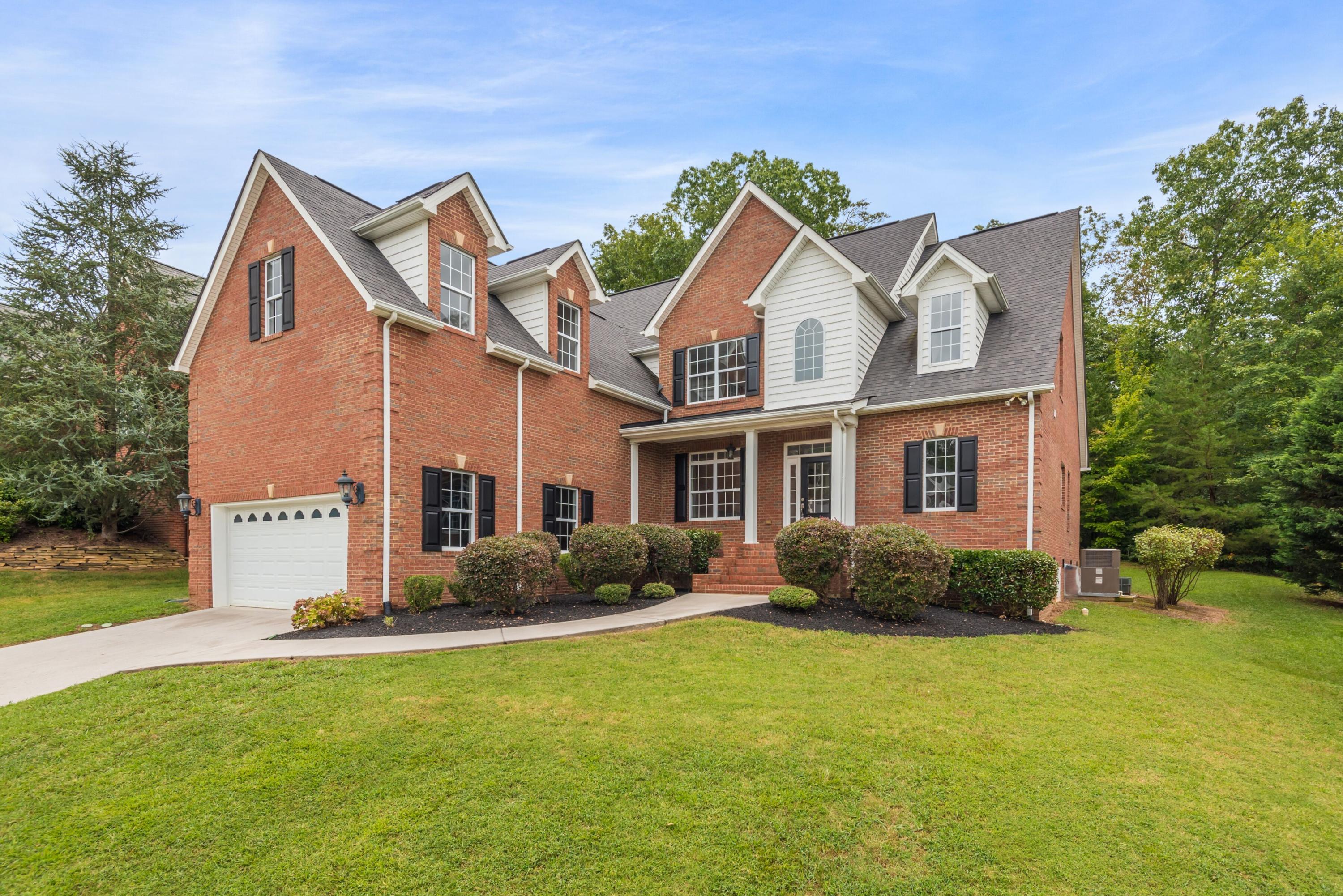 916 Crown Ridge Ln, Powell, TN 37849 - Photo 1 of 40 JQx8o7ow