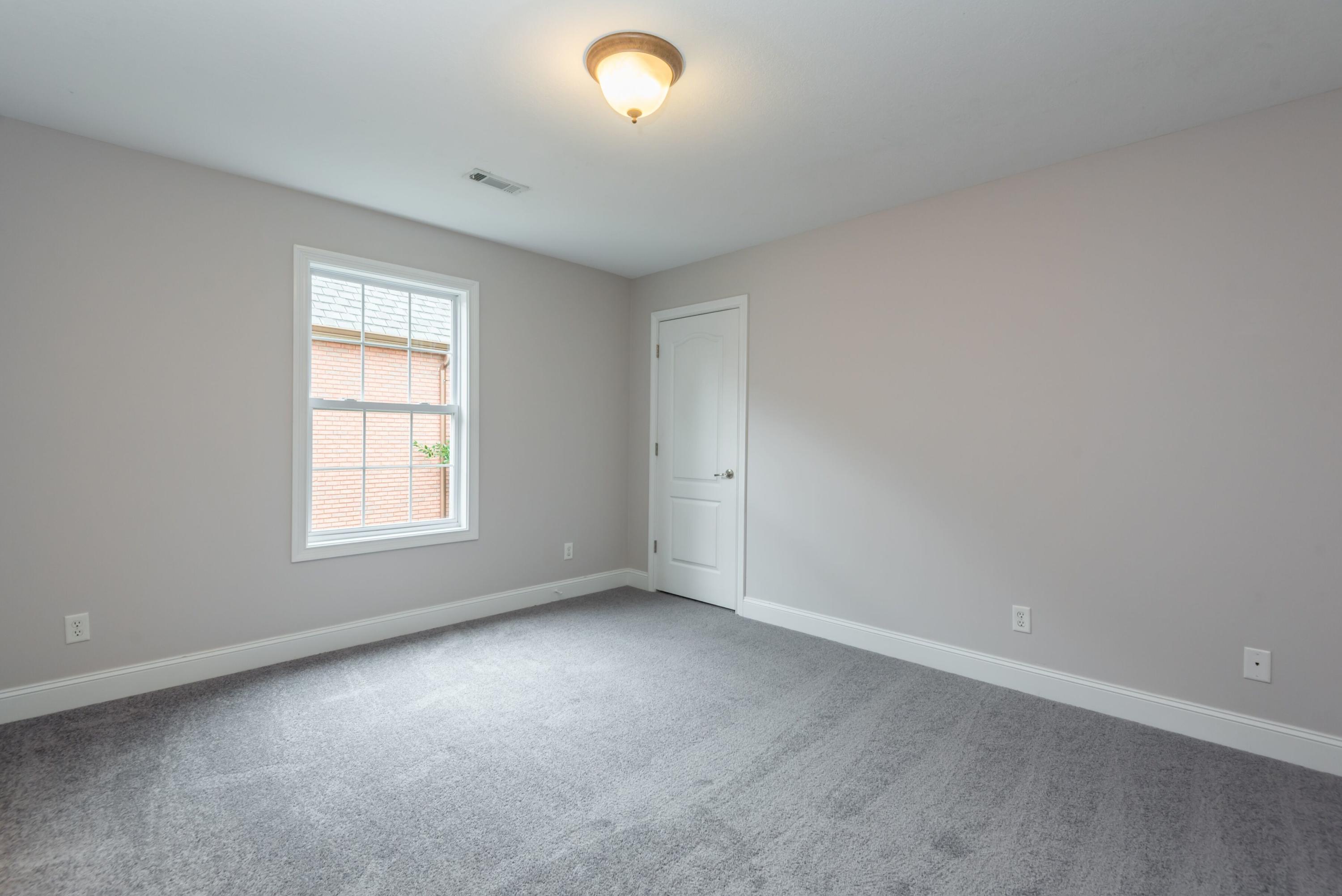 916 Crown Ridge Ln, Powell, TN 37849 - Photo 33 of 40 MqdQ8ySQ