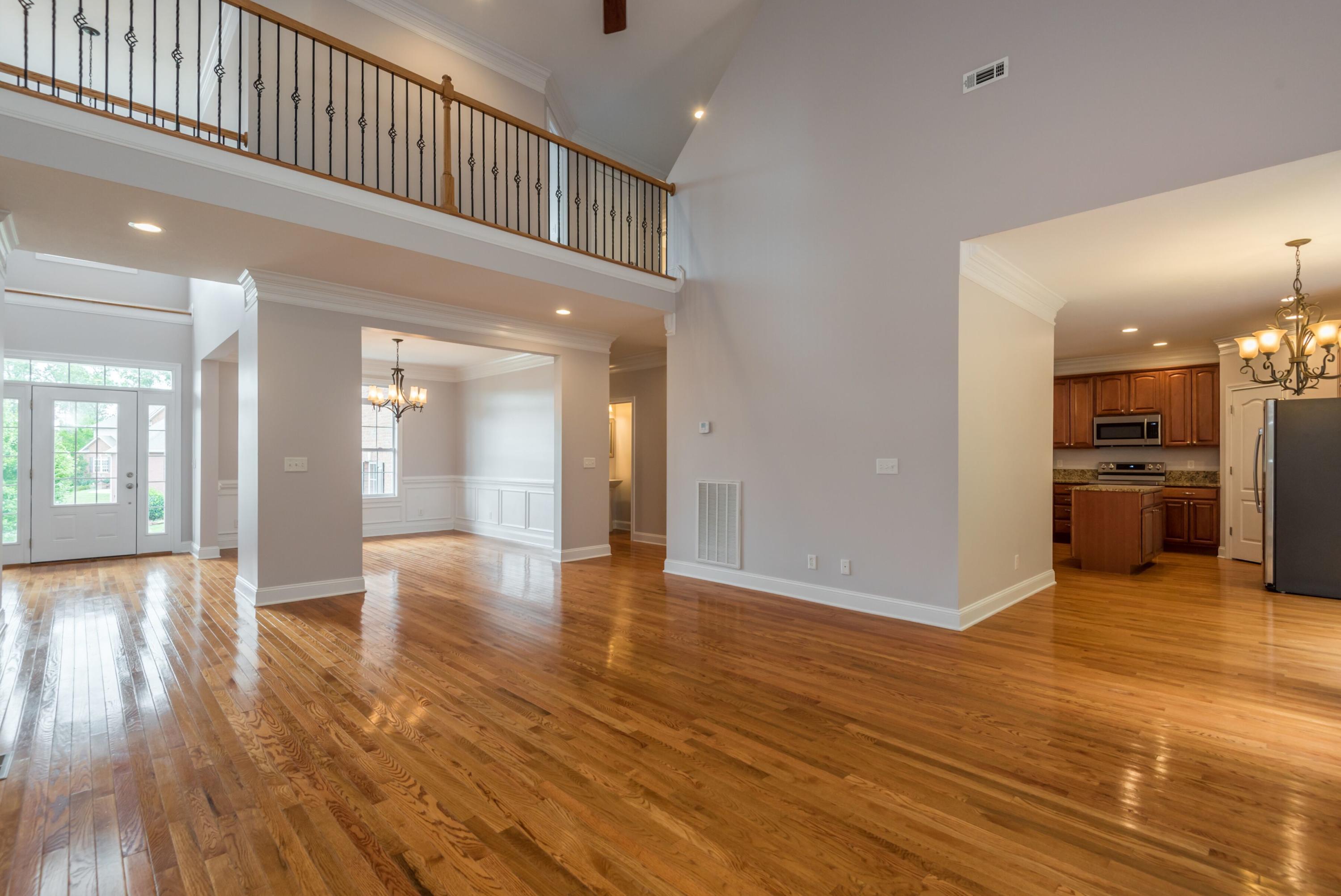 916 Crown Ridge Ln, Powell, TN 37849 - Photo 7 of 40 OKkbFcrg