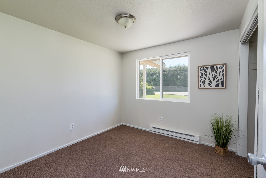 1216 Mission Road Everson, WA 98247 - Photo 12 of 22